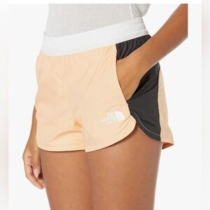 The North Face Women’s Hydrenaline Windwall Apricot Shorts Size L